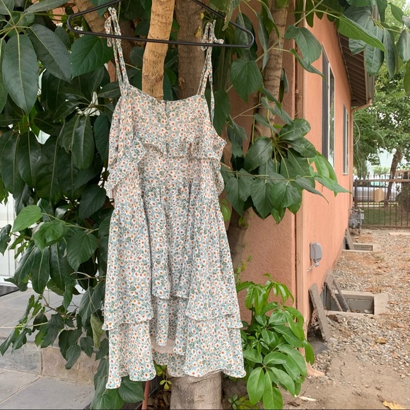 Zoey Reva green floral/ daisy dress! - Picture 5 of 7